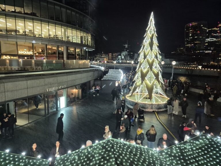 xhristmas tree Canary Wharf20251130_174542