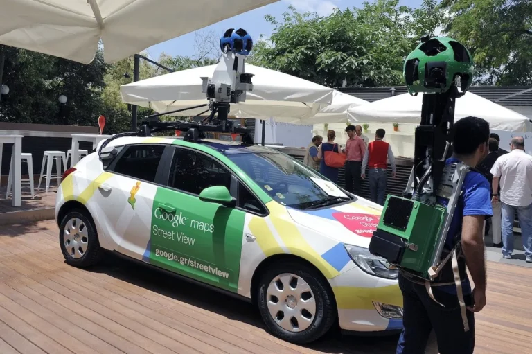 260209172602_google-street-views_shutterstock_196899095