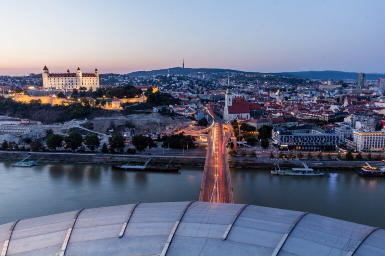 Bratislava-123RF-1280x853