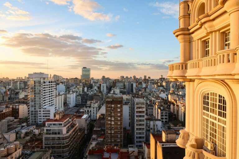 Palacio-Barolo-Buenos-Aires-unsplash-1536x1024