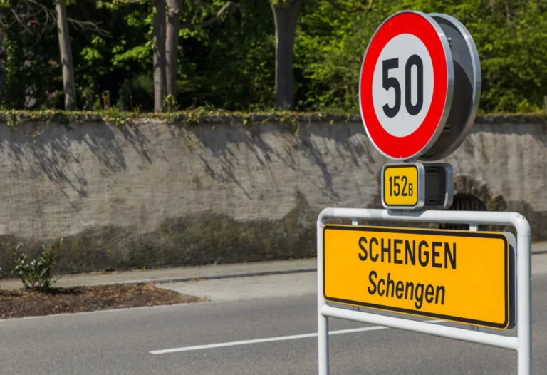 Sign-in-Schengen-Luxembourg-1536x1052