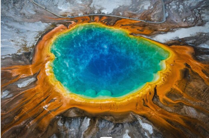 YELLOWSTONE-696x460