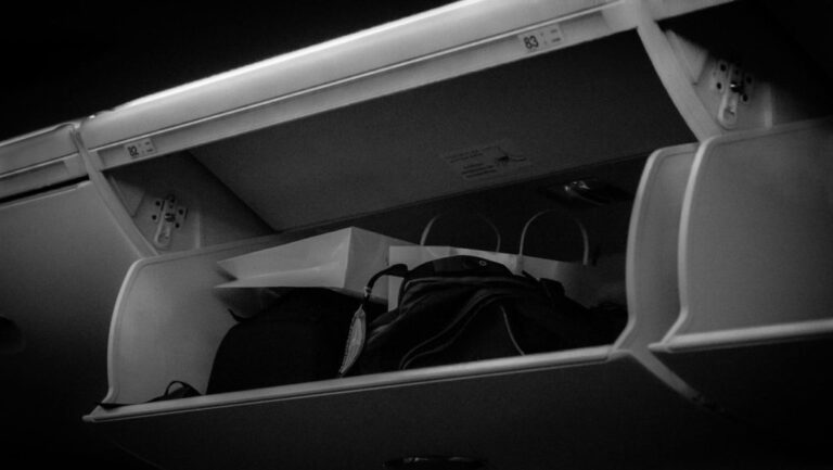pexels-hand-luggage-1024x577