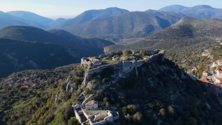 Castle-Bridge-Of-Karytaina-–-Arcadia-_-Greece-4K-0-25-screenshot